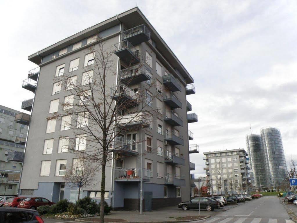 Prestige Apartman Zagreb Bagian luar foto